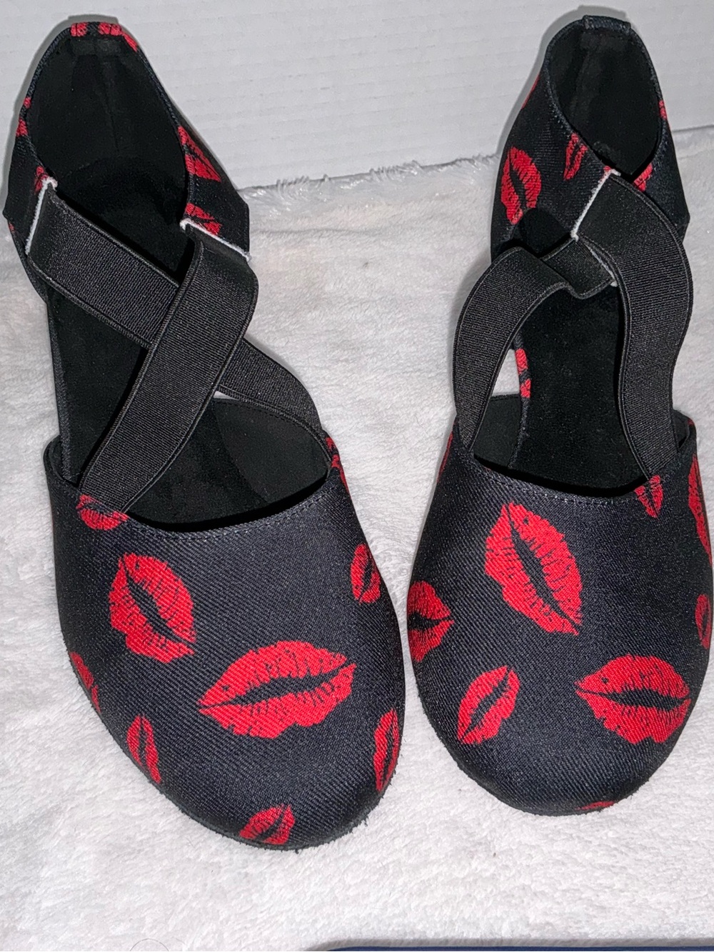 Women’s Black Ballet Flats with Red Lip Print and Cross Straps